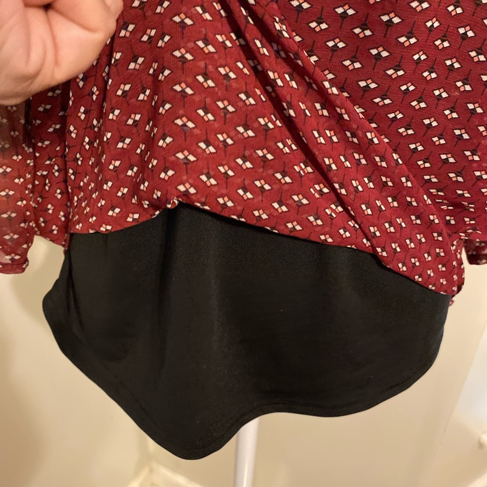 EUC Daniel Rainn Dk Red Chiffon Blouse w Lace Trim - Picture 3 of 9